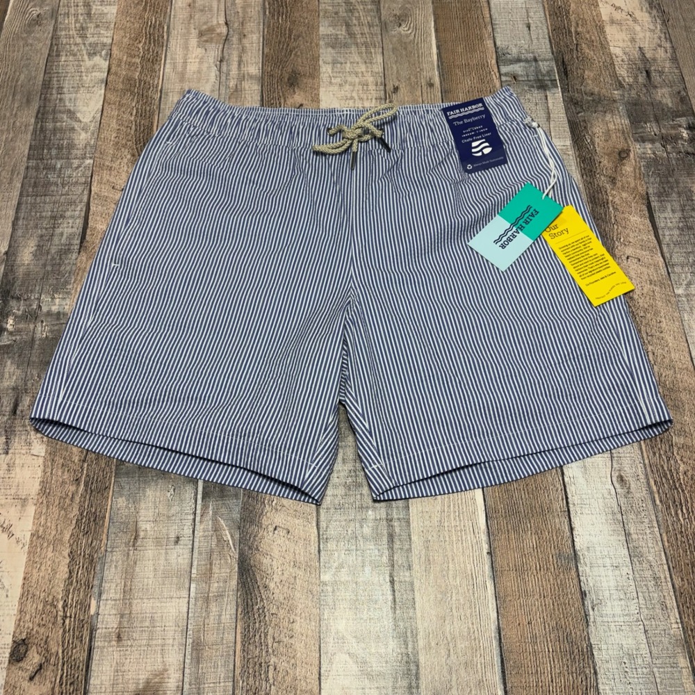 NWT Fair Harbor The Bayberry Swim Trunks Men L Blue Seersucker Striped 7" Inseam